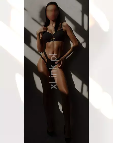 Piękna Karolina- Studio massage VINNERI