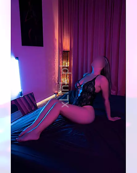 Daria -Cosmos Massage