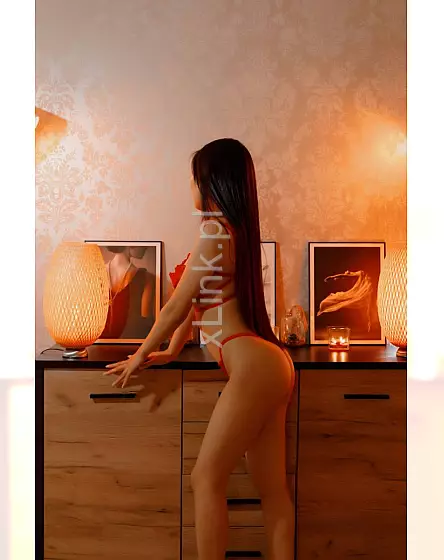 Damelia -Blissful Massage